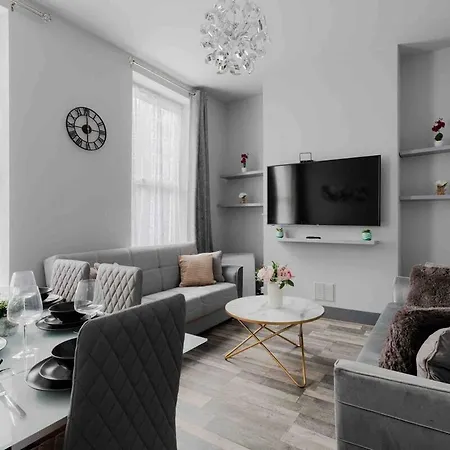 Artistic And Charming 3Br 2Bath House Marylebone Villa